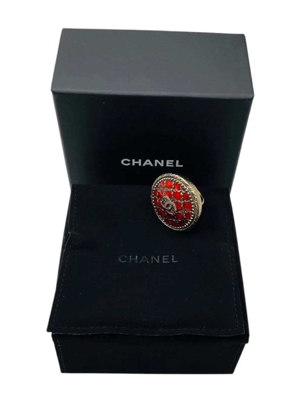 CHANEL 2010 RED / BRUSHED GOLD CC LOGO CIRCULAR ENAMEL LOCKET RING